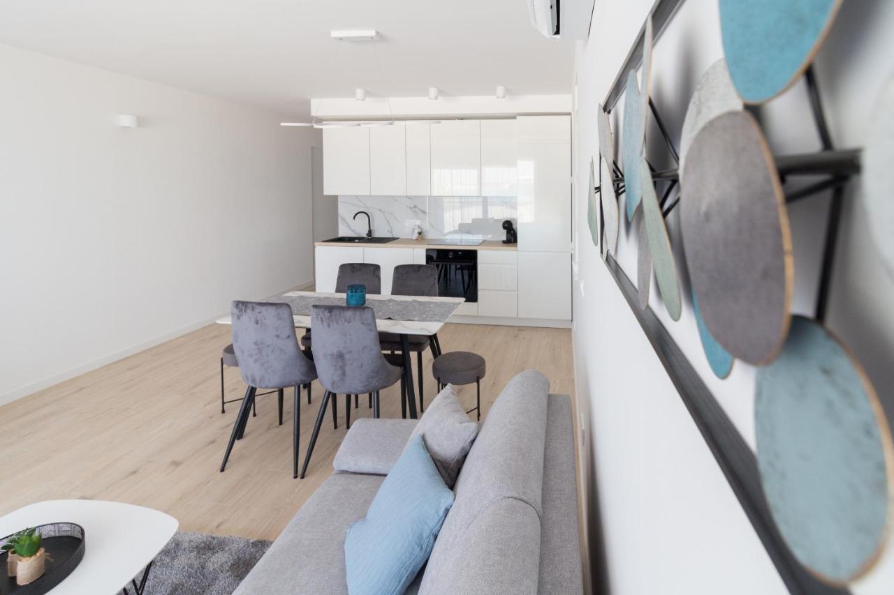Luxury Beachfront Villa Crystal Aenona - By Ta Leut Agency Nin Zewnętrze zdjęcie