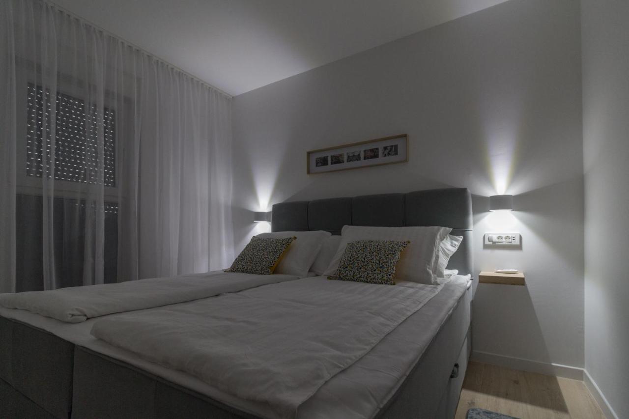 Luxury Beachfront Villa Crystal Aenona - By Ta Leut Agency Nin Zewnętrze zdjęcie