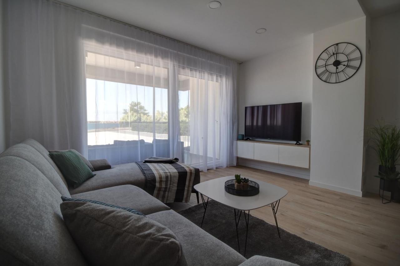 Luxury Beachfront Villa Crystal Aenona - By Ta Leut Agency Nin Zewnętrze zdjęcie