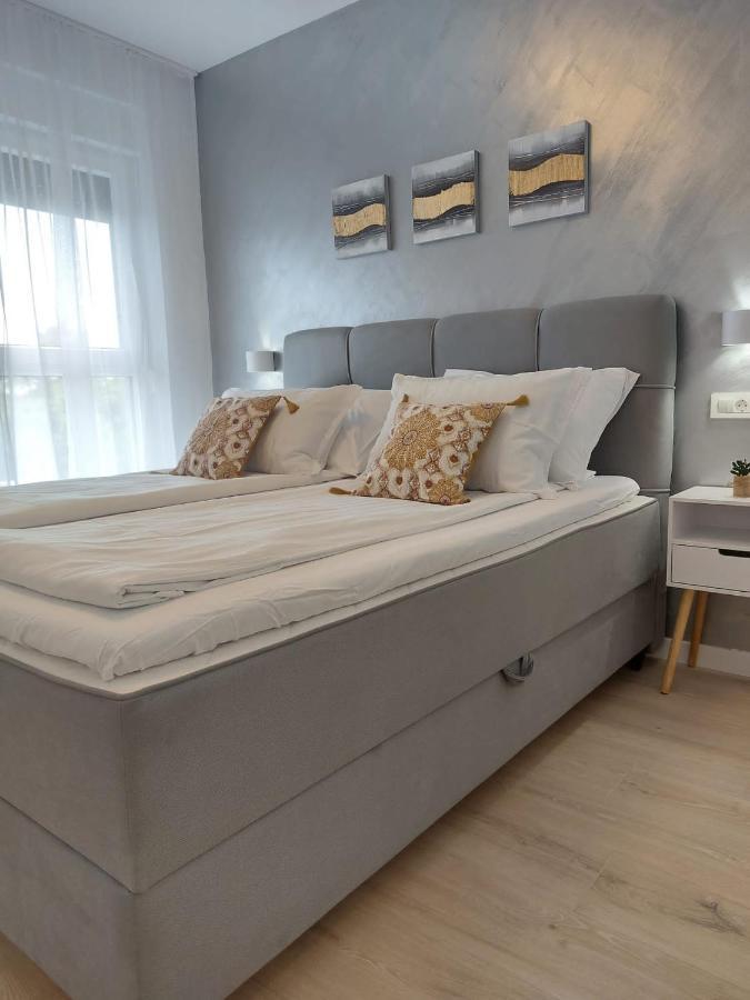 Luxury Beachfront Villa Crystal Aenona - By Ta Leut Agency Nin Zewnętrze zdjęcie