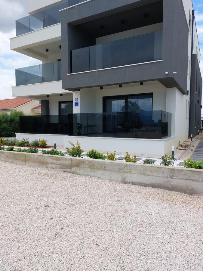 Luxury Beachfront Villa Crystal Aenona - By Ta Leut Agency Nin Zewnętrze zdjęcie